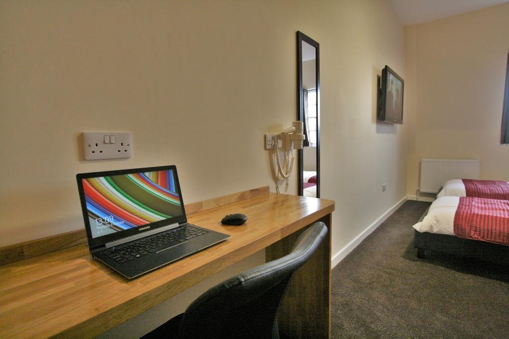 Central By Roomsbooked