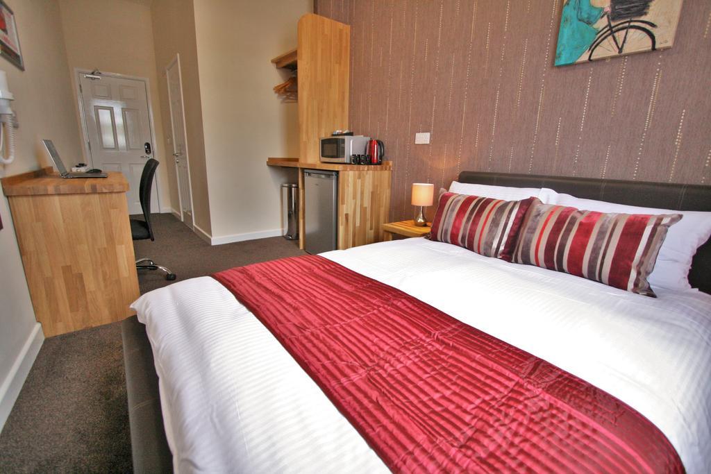 Central By Roomsbooked Gloucester