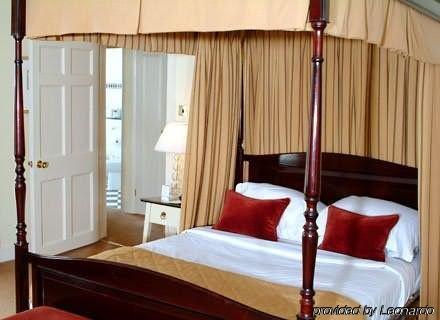 Hatherley Manor & Country house *