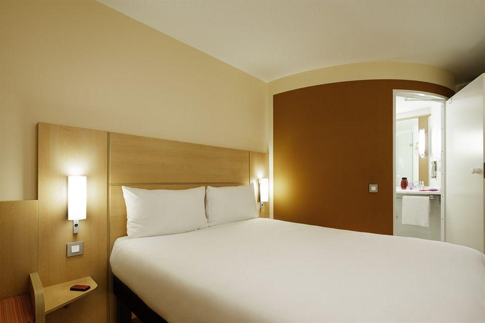 Ibis Hotel 3*