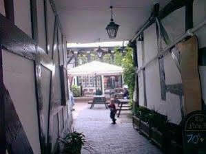 The New By Roomsbooked 3* Gloucester