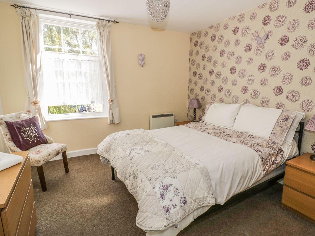 Wards Court 2 *