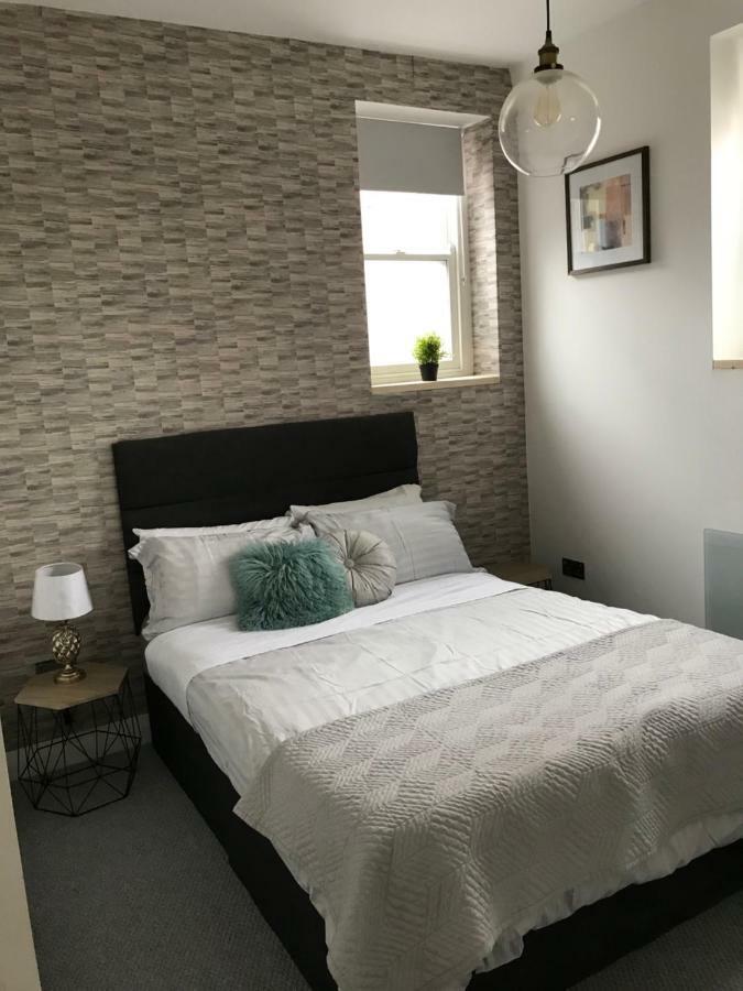 1 Bed River On The Docks Apartment