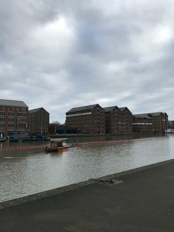 1 Bed River On The Docks Apartment Gloucester