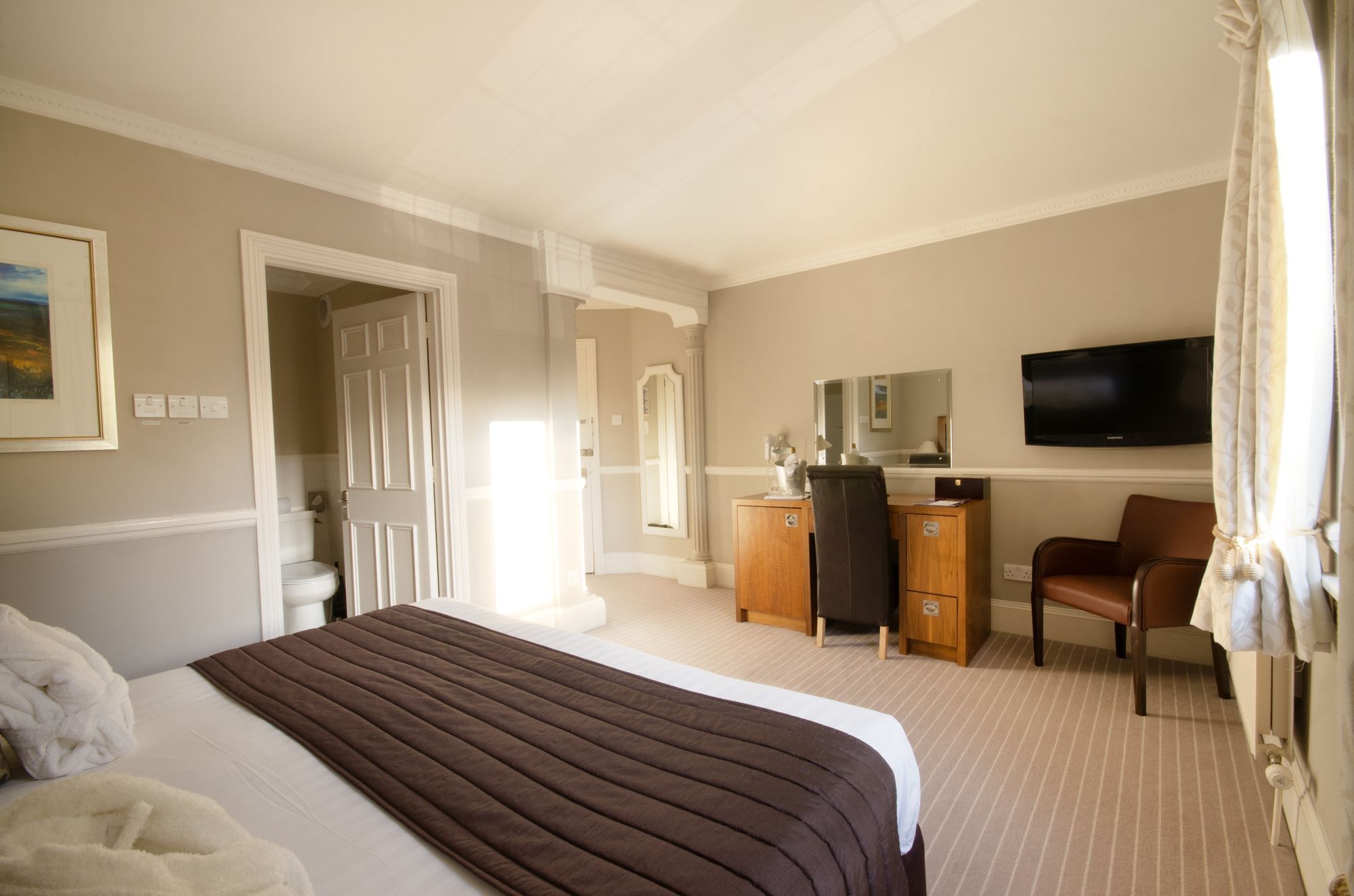 Hatton Court Hotel 4*
